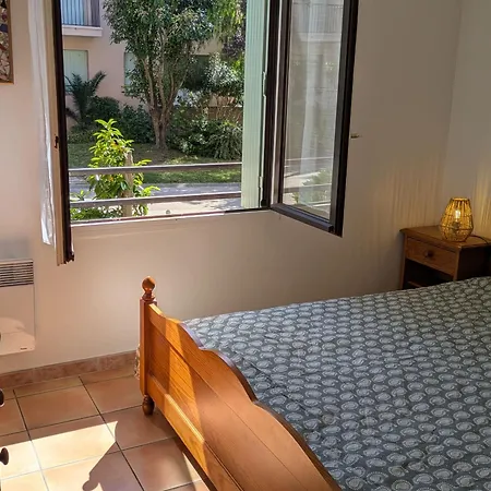 شقة : Lumineux T2 Avec Terrasse Et Parking - Fr-1-309-442