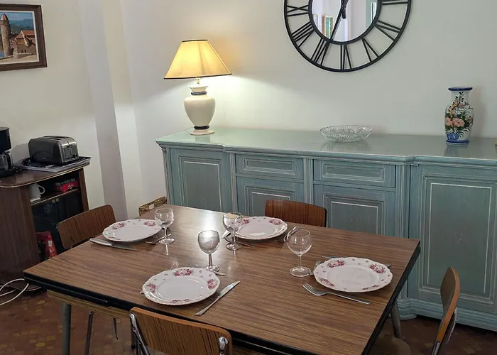 Apartamento : Lumineux T2 Avec Terrasse Et Parking - Fr-1-309-442 *